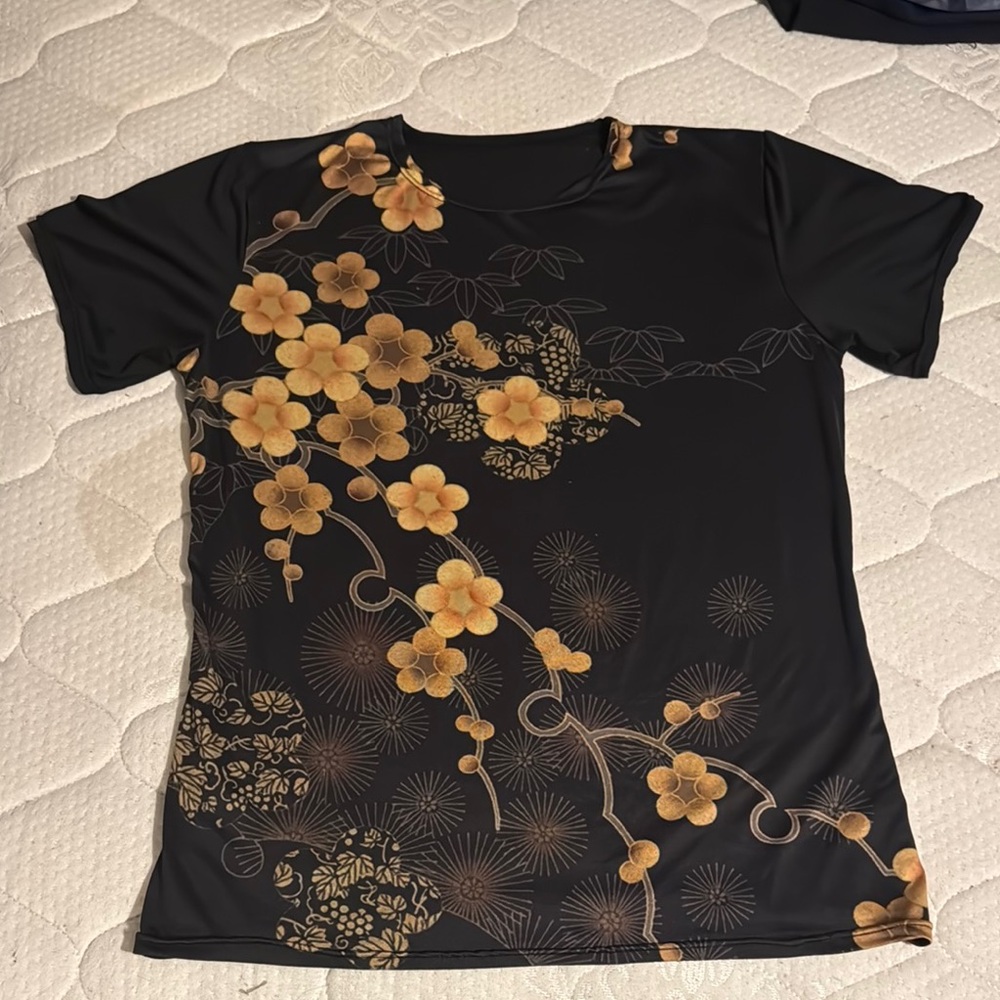 Black Floral Short-Sleeve Mems Top with Gold Blossom Print super stretchy